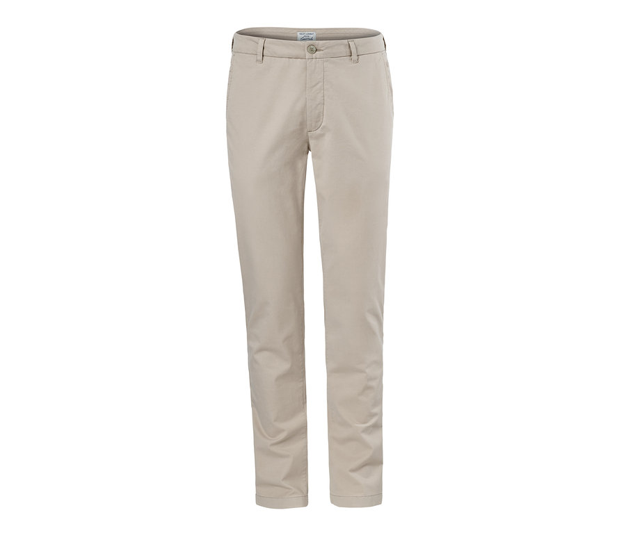Pantalon chino couleur sable.