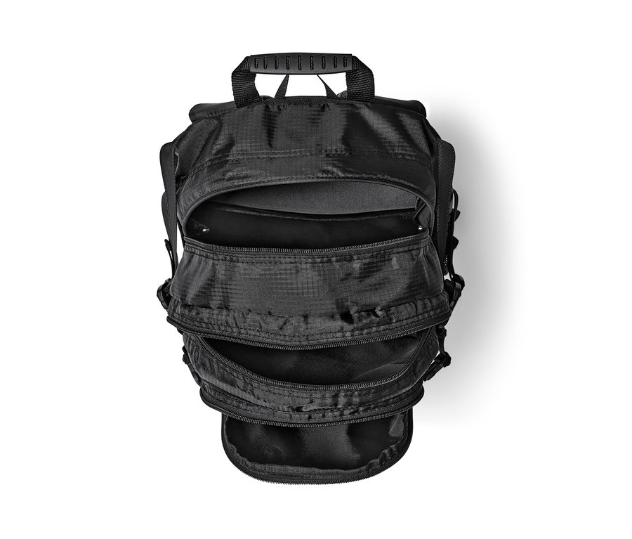 Sac à dos solaire noir avec plusieurs compartiments ouverts.