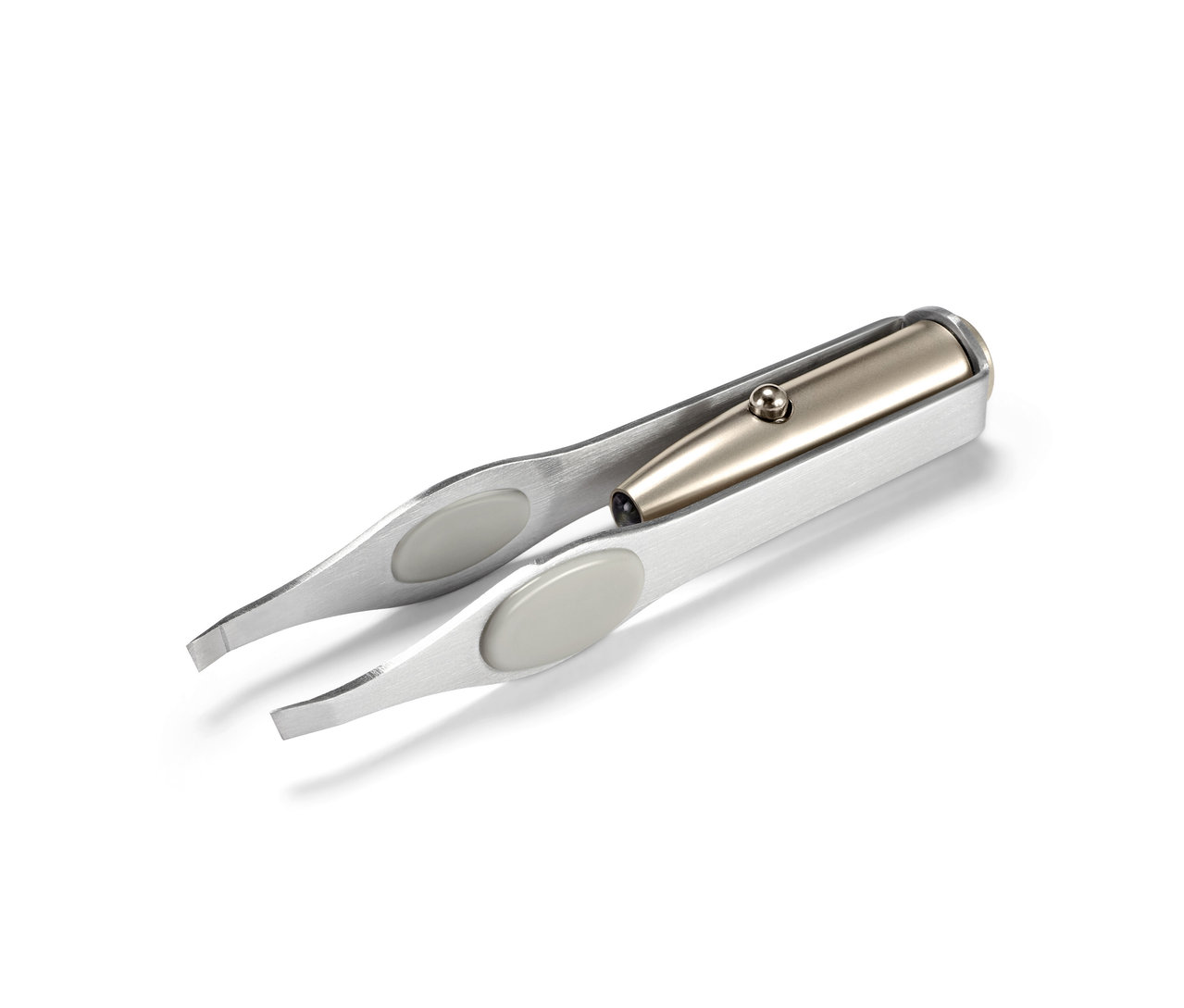 Gros plan d'une pince à épiler avec éclairage LED sur un fond blanc.