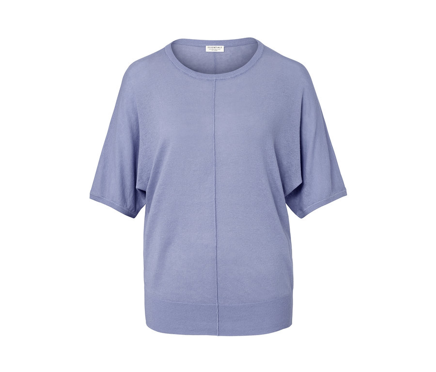Un T-shirt en maille fine bleu clair en lin mélangé.