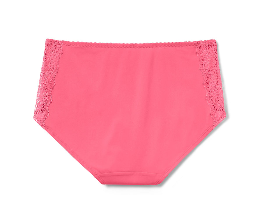 Une culotte mi-haute rose avec de la dentelle sur les côtés.