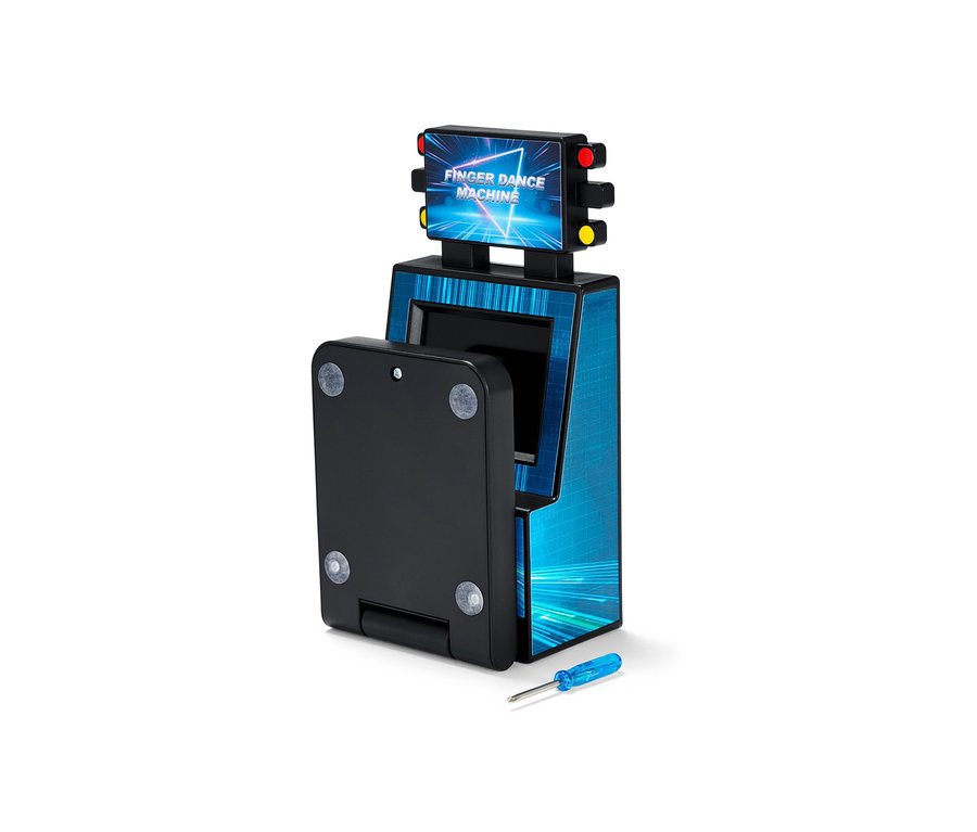 Gros plan sur une machine de danse à doigts avec un panneau ouvert et un tournevis posé à côté.