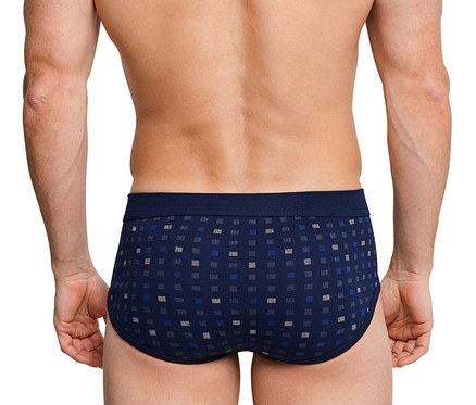 Dos d'un homme portant un slip SCHIESSER bleu en maille côtelée fine avec un motif à carreaux discret.