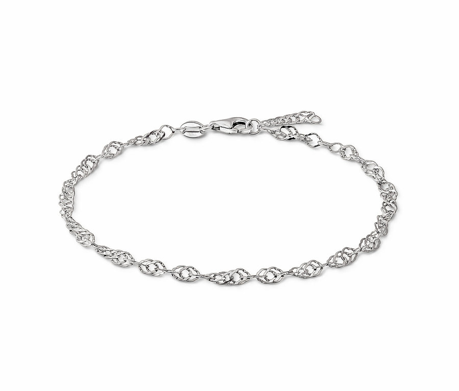Bracelet en argent 925 Singapour sur fond blanc.