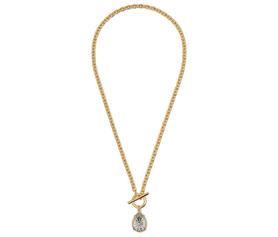 Collier doré avec un pendentif transparent en forme de larme.