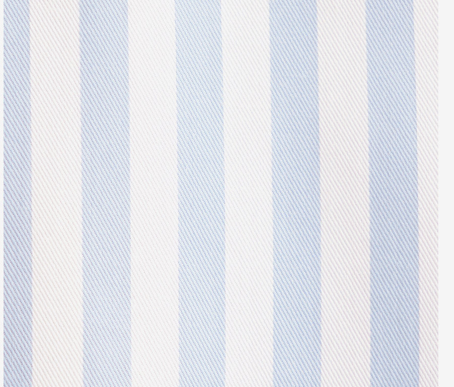 Rayures bleues et blanches de la chemise oversize Seidensticker.