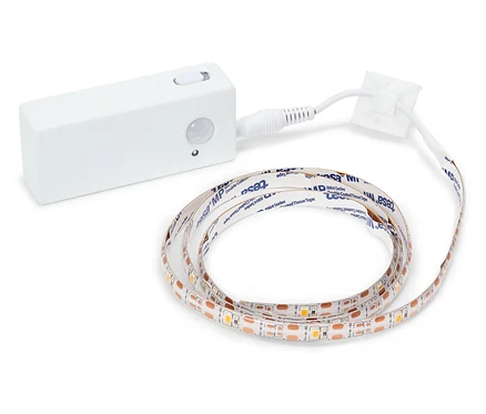 Bande LED blanche avec contrôleur et câble d'alimentation.