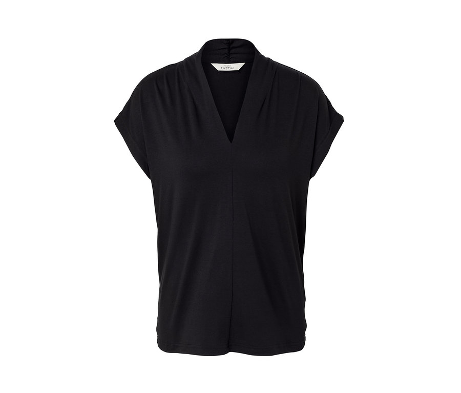 Blouse noire avec encolure en V.