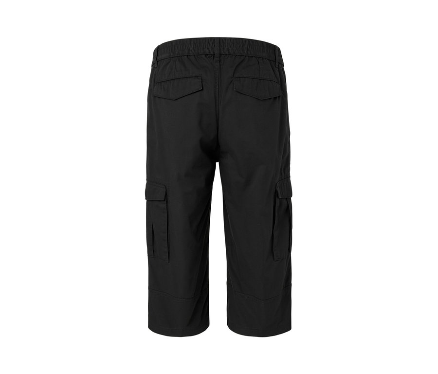 Un bermuda cargo anthracite longueur 3/4 vu de derrière. Il a des poches velcro.