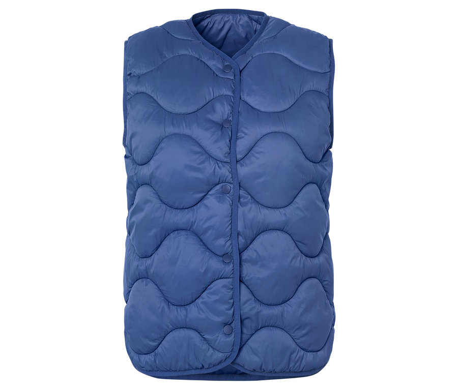 Veste matelassée bleue avec boutons.