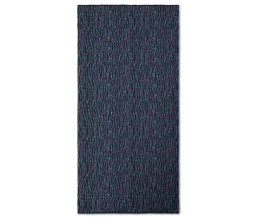 Couverture bleu foncé avec des lignes ondulées roses et blanches.