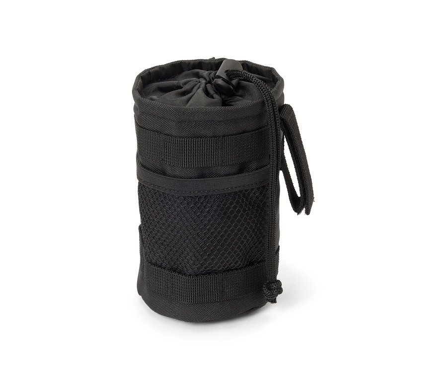 Une sacoche noire pour vélo.