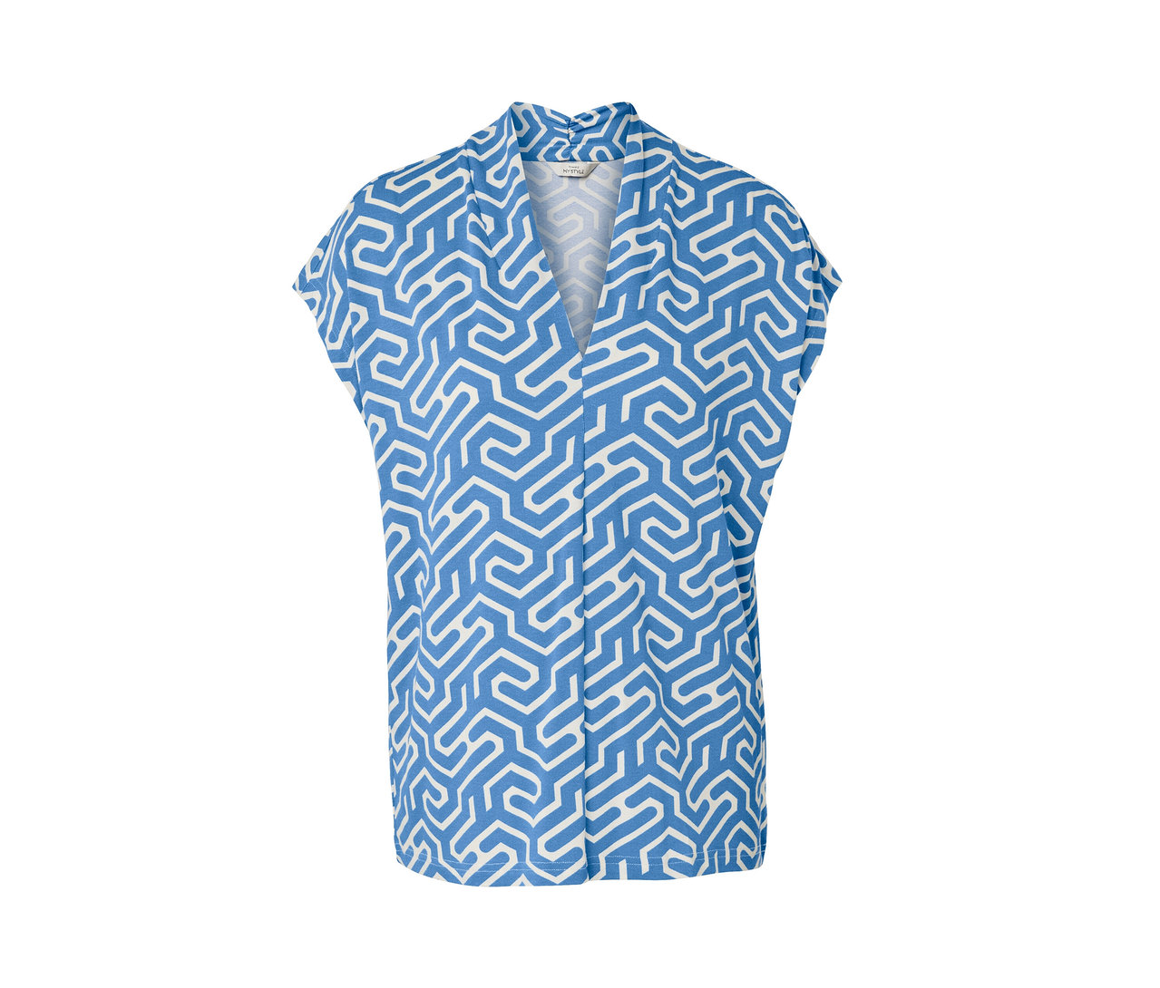 Blouse bleue avec encolure en V et motif géométrique blanc.