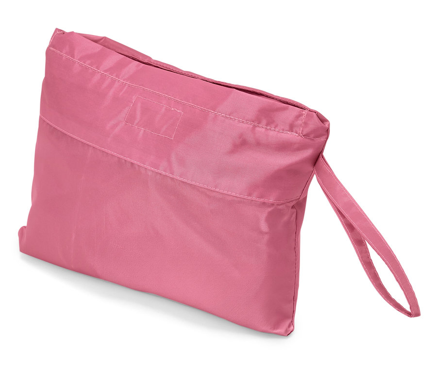 Une trousse de toilette rose vide avec une poignée de transport repose sur une surface blanche.