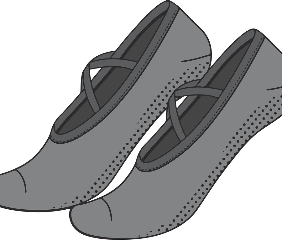 Deux chaussons de ballet gris avec des brides croisées et un motif à pois sur la semelle sont côte à côte.