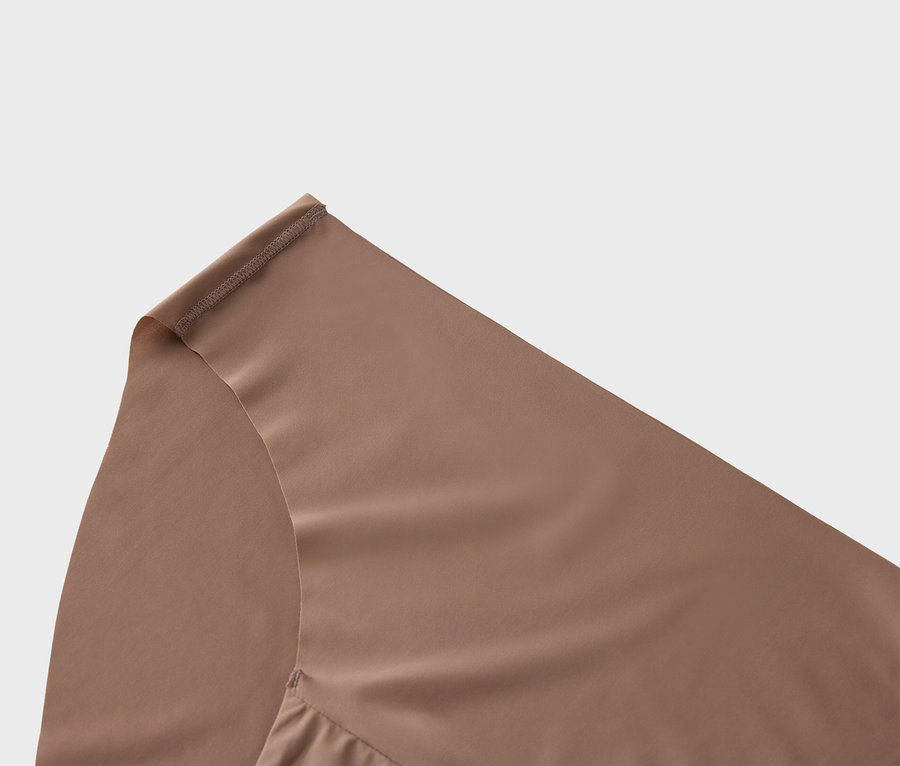 Gros plan de sous-vêtements marron.