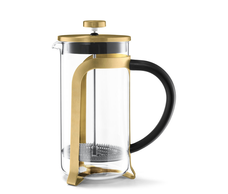 Une cafetière à piston dorée de 800 ml pour 6 tasses avec une poignée noire sur fond blanc.