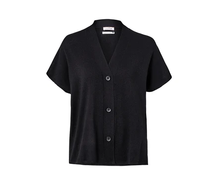 Un cardigan noir à manches courtes.