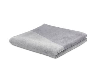 Gris avec bord gris foncé