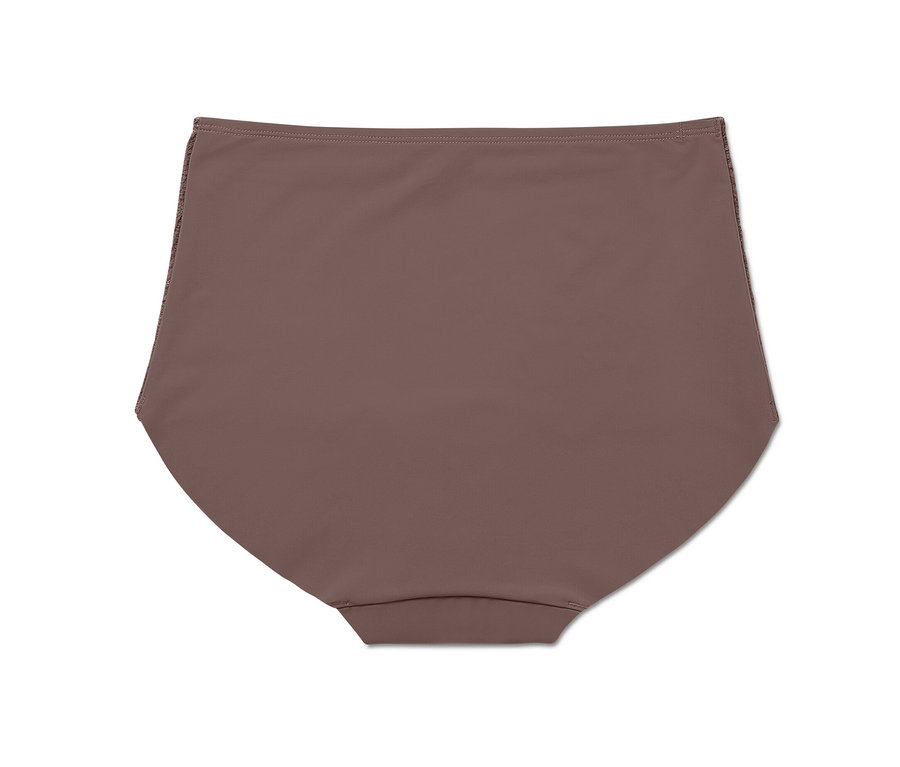 Panty taille haute « sculptant légèrement la silhouette », couleur nougat sur fond blanc.