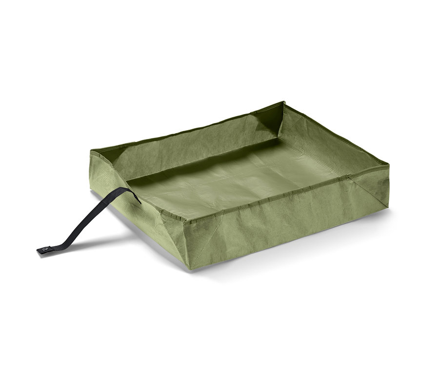 Un tapis de plantation vert avec une sangle noire sur un fond blanc.