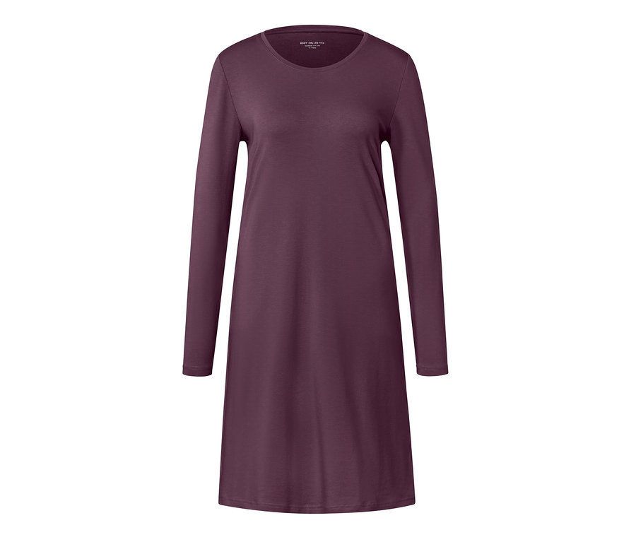 Chemise de nuit longue violette.
