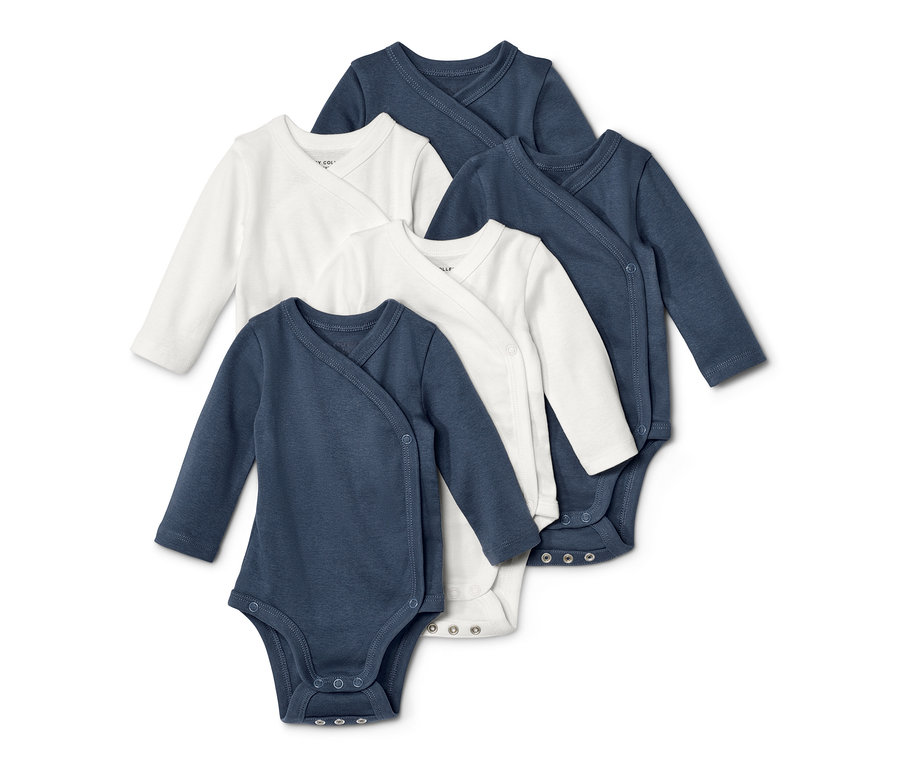 Cinq bodys bleus et blancs évolutifs pour bébé.