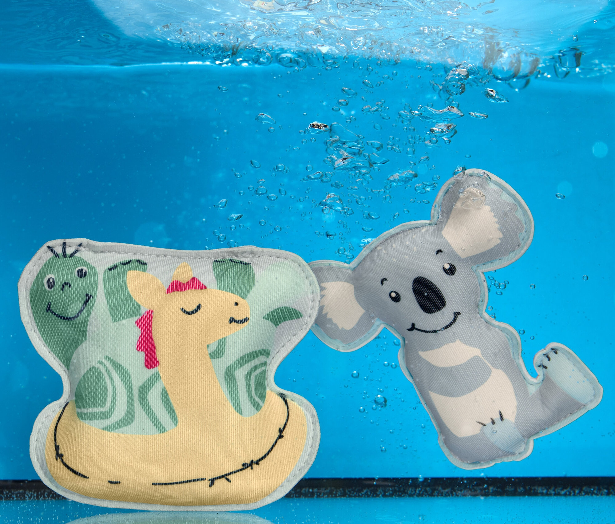 Deux petits animaux à immerger dans l'eau.