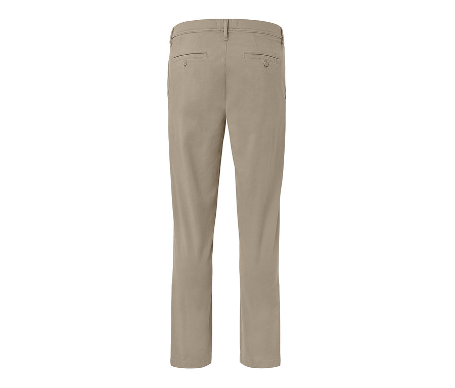 Vue détaillée de l'arrière d'un pantalon chino beige.