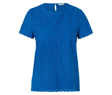 T-shirt bleu brodé à trous avec manches courtes.