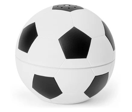 Un récipient en forme de ballon de football avec un couvercle amovible, posé sur une surface blanche.