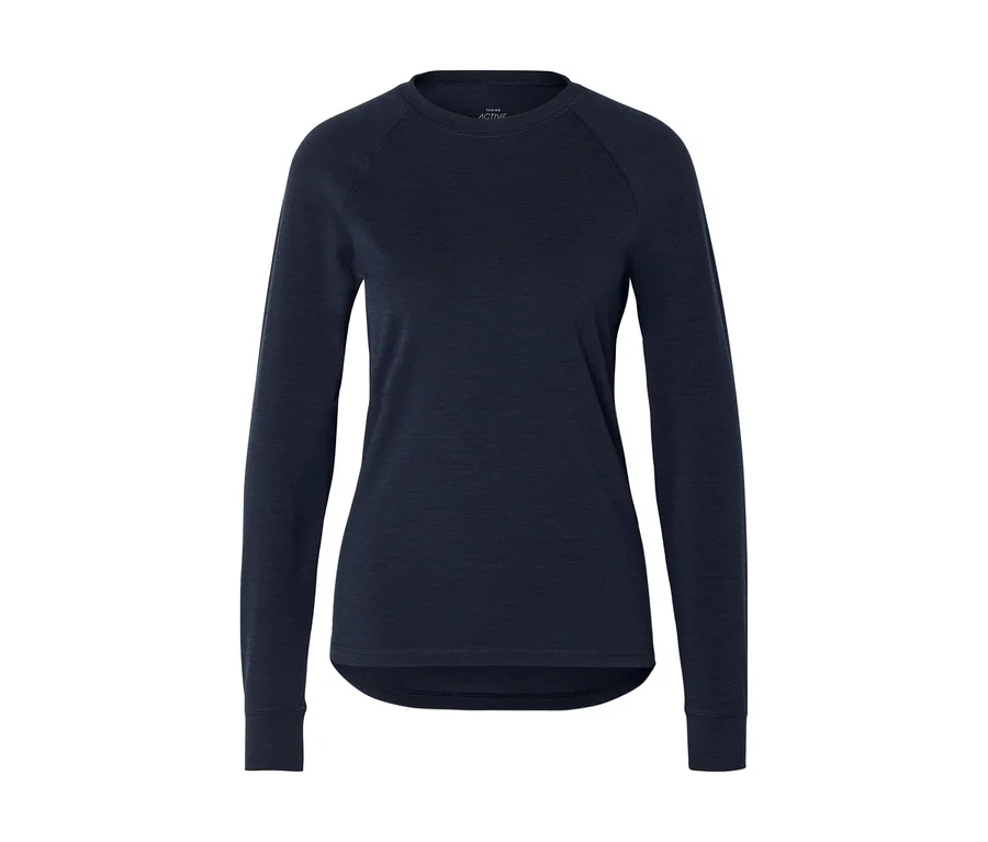 T-shirt à manches longues bleu foncé avec un col rond, des manches raglan et un ourlet incurvé. Une petite étiquette «ACTIVE» est visible à l'intérieur du col.