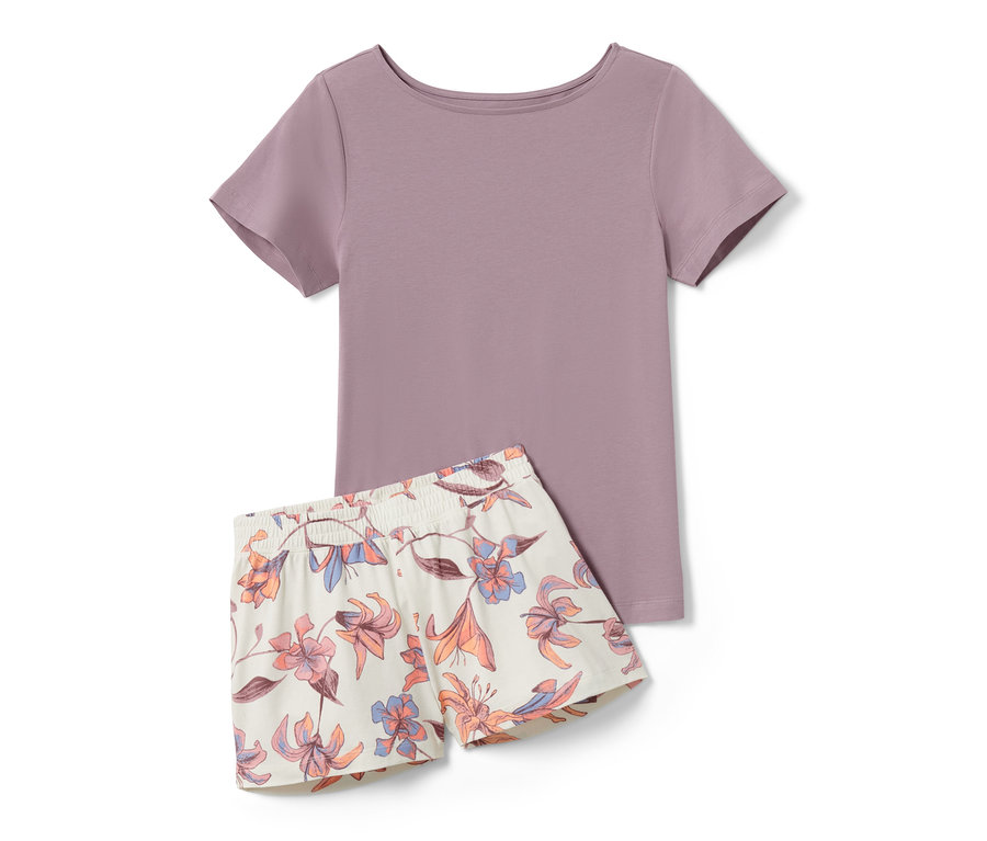 Pyjashort: T-shirt violet et short à fleurs.
