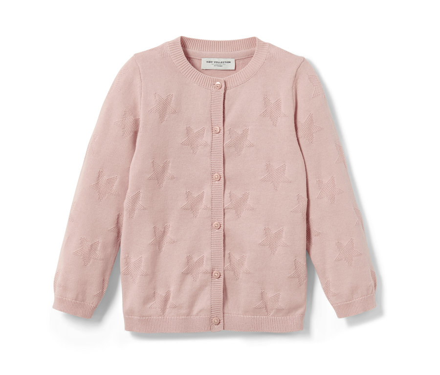 Jaquette en maille rose pour enfant avec des étoiles.