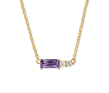 Chaîne en or avec une pierre rectangulaire violette et trois pierres blanches.