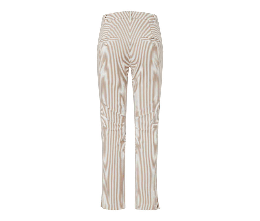 Vue détaillée de l'arrière d'un pantalon rayé en twill stretch.