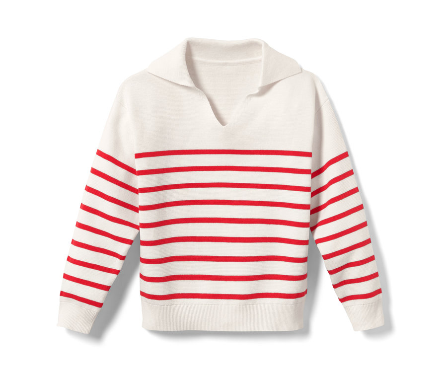 Un pull en tricot pour enfant avec des rayures rouges.
