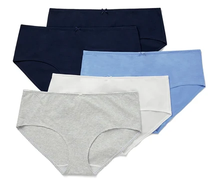 Cinq culottes pour femmes de différentes couleurs et motifs sont posées les unes sur les autres.