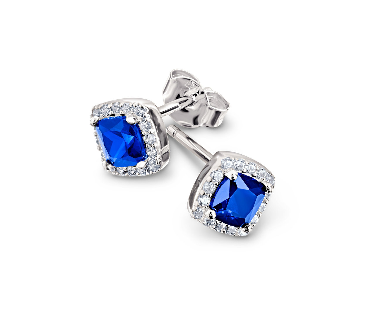 Deux boucles d'oreilles en argent avec des pierres bleues et des zircons clairs.