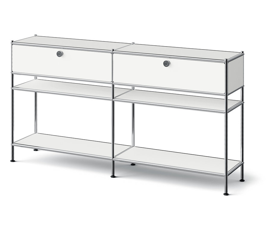 Deux unités de rangement blanches avec des cadres chromés et deux étagères ouvertes.