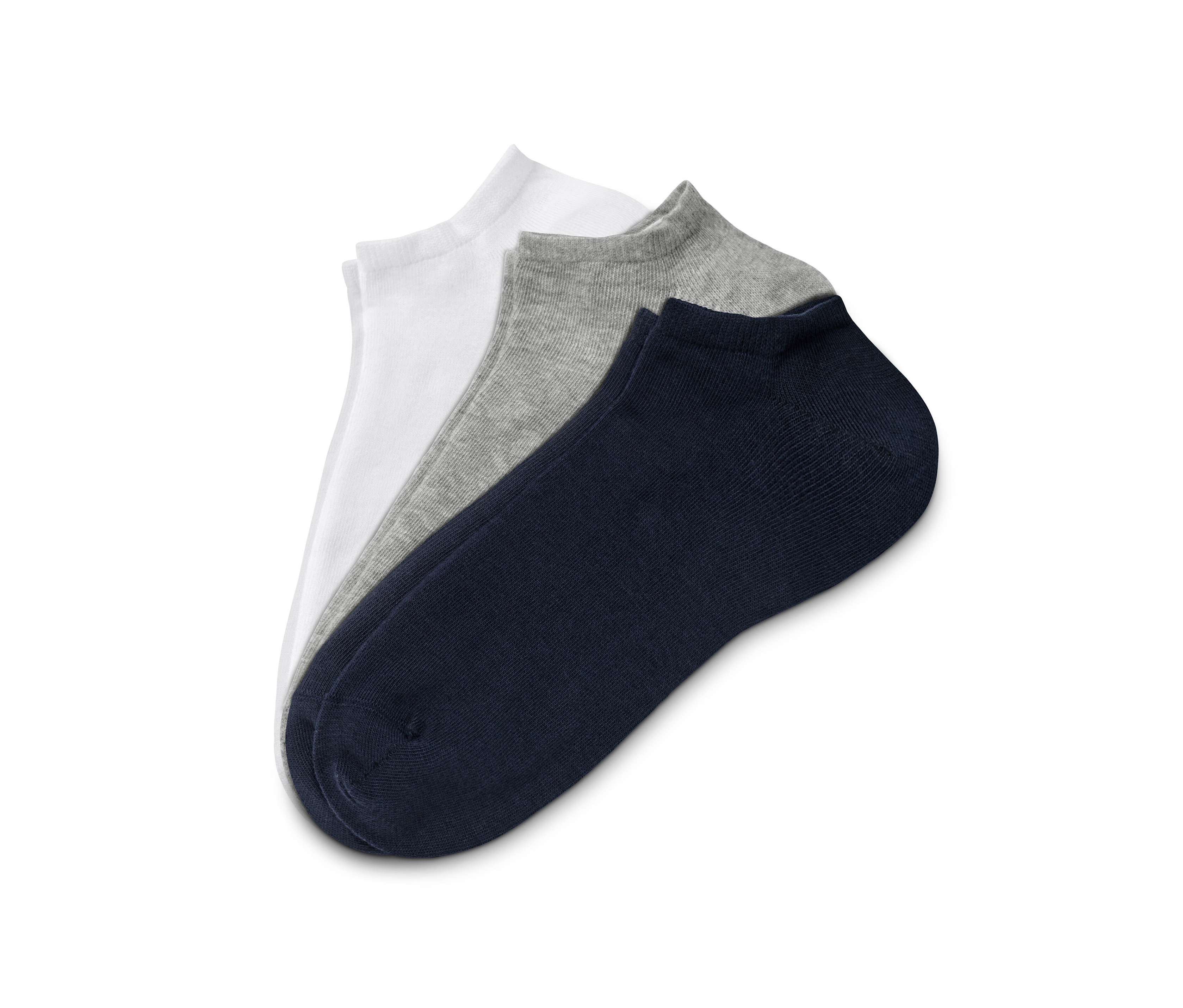 Trois paires de socquettes de sport en blanc, gris et bleu marine.