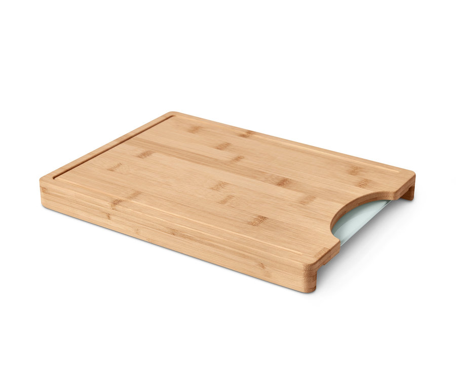 Planche à découper en bambou avec balance de cuisine amovible.