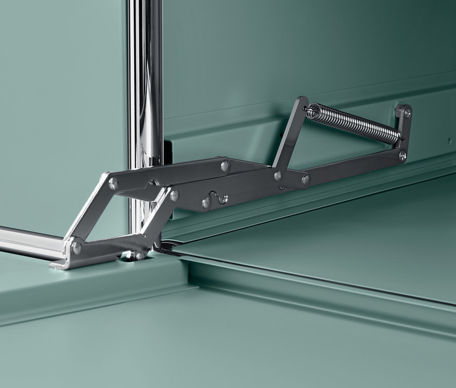 Gros plan de l’intérieur d’un buffet vert sauge «
CN3
» avec 2
rabats amovibles.