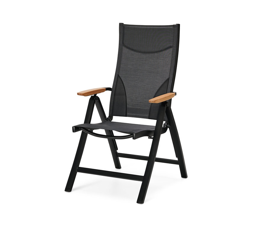 Chaise noire avec dossier haut réglable et accoudoirs en bois.