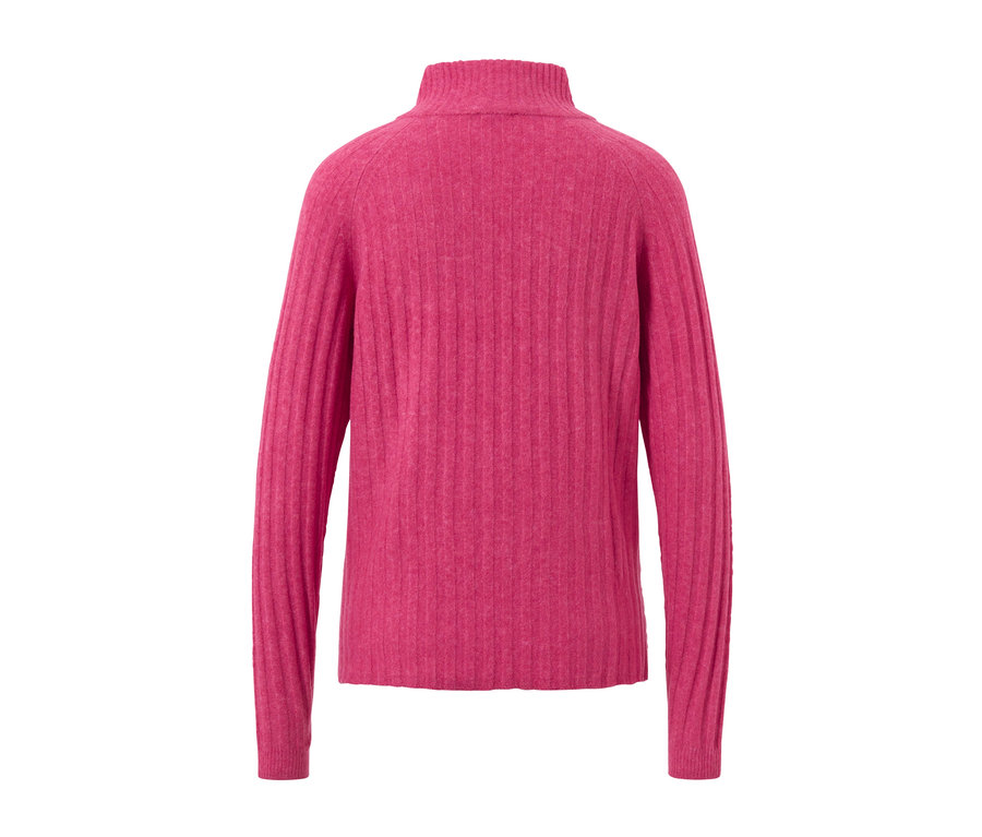 Vue arrière d'un pull en maille côtelée à col montant.