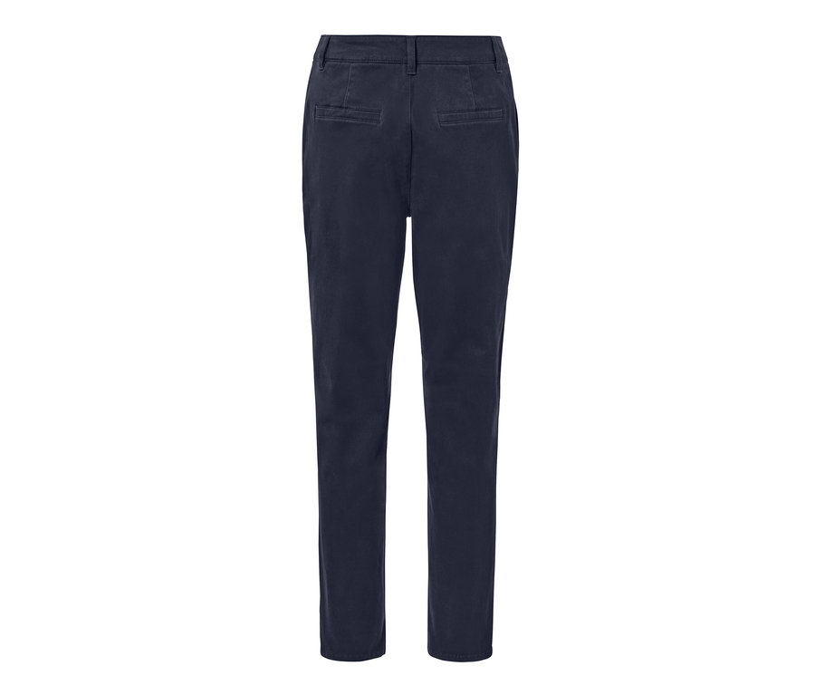 Pantalon chino bleu foncé vu de dos.