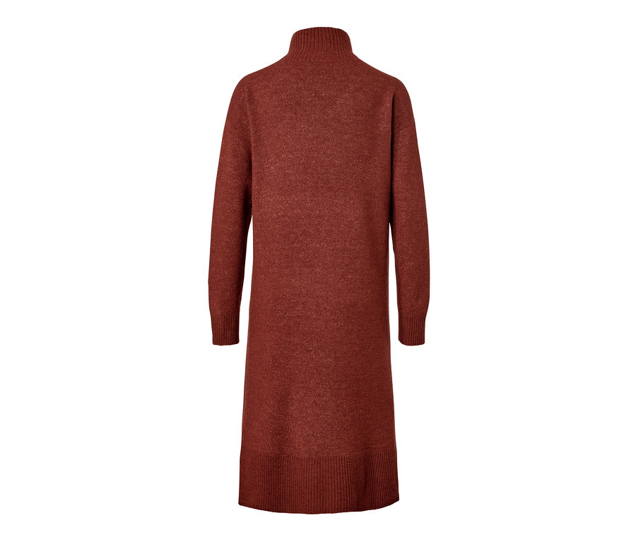 Robe en maille marron avec teneur en laine.
