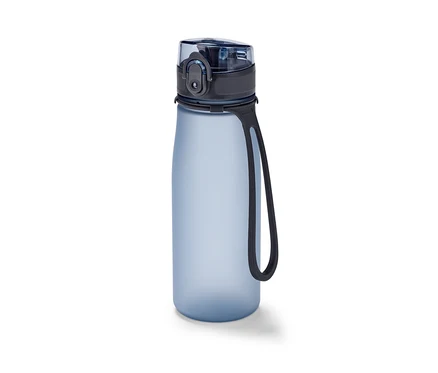 Une gourde de sport bleue.