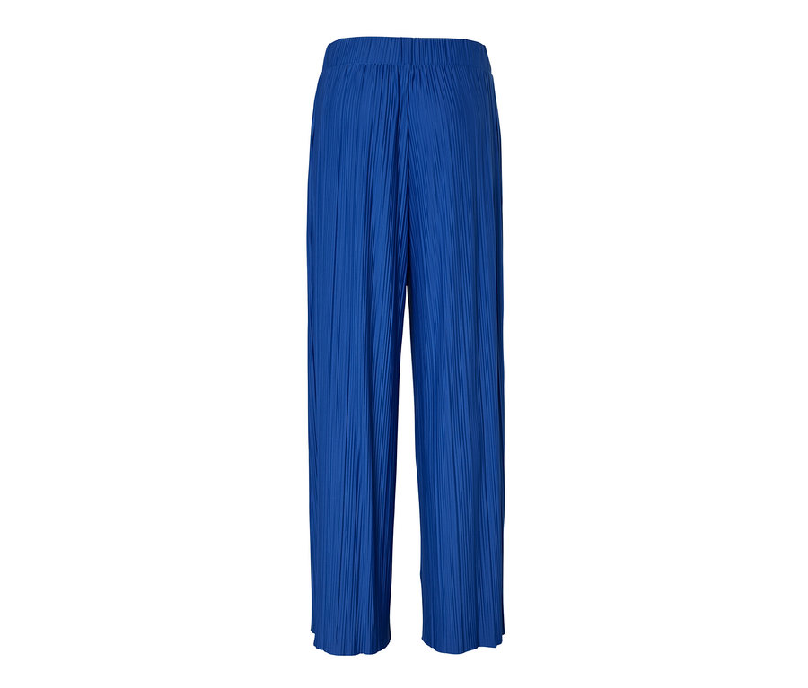 Vue détaillée d'un pantalon plissé bleu cobalt.