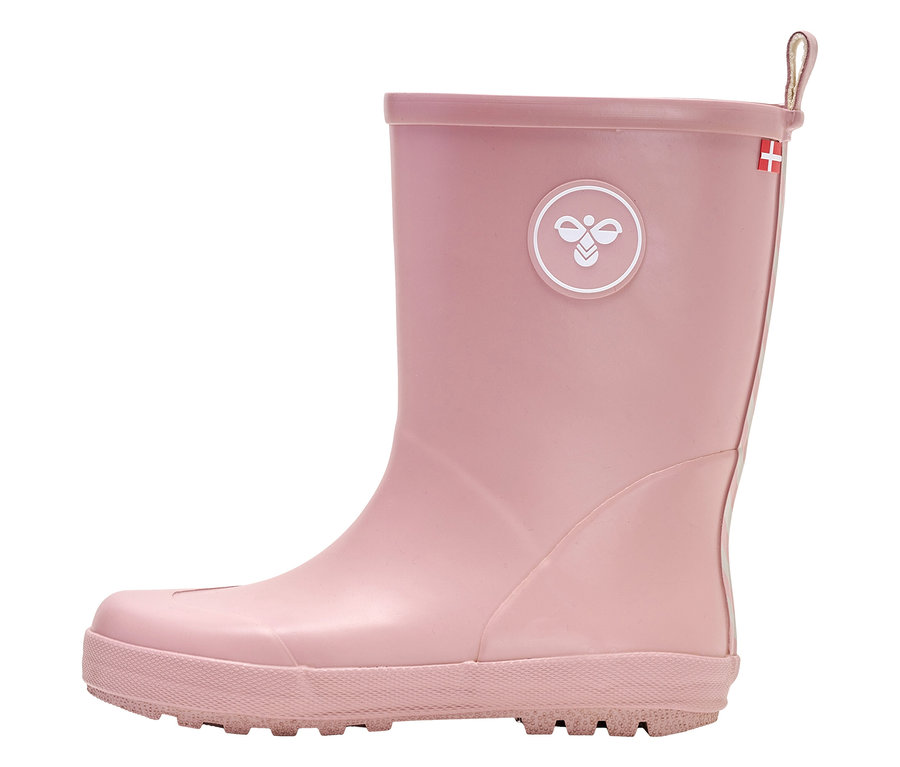 Une botte de pluie rose avec un logo.